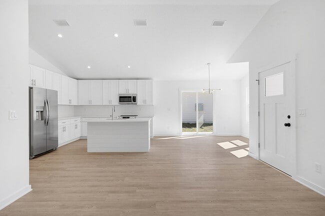 Building Photo - 988 W 9th St