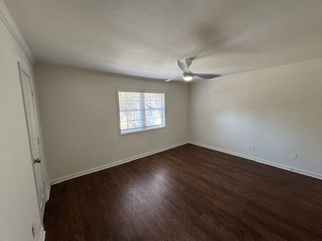 Building Photo - 2BR/1.5BA For Rent