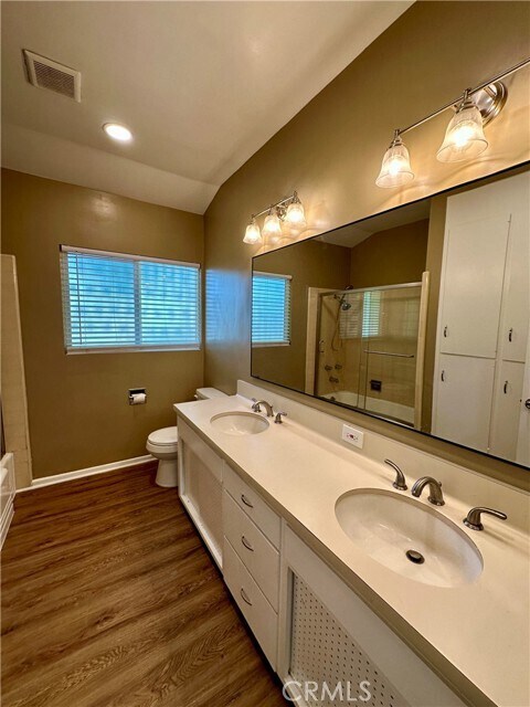 Building Photo - 2126 E Casa Linda Dr