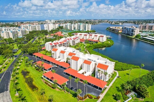 Building Photo - 7897 Sailboat Key Blvd S