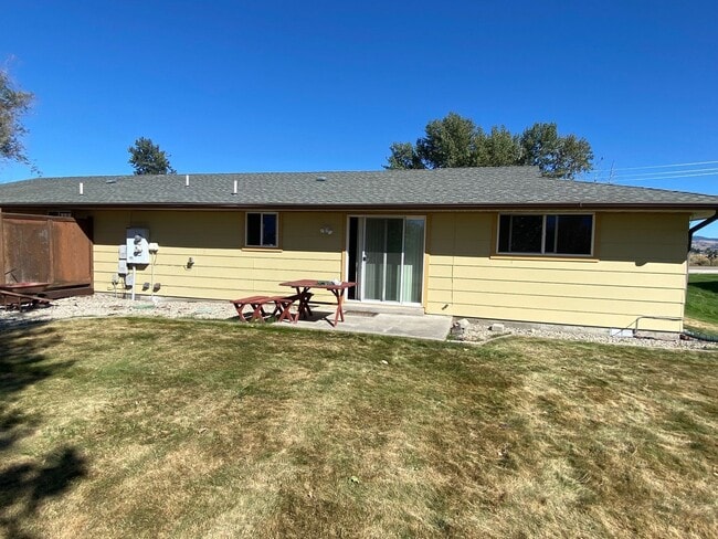 Building Photo - Charming 2 bed 1 bath in Hamilton