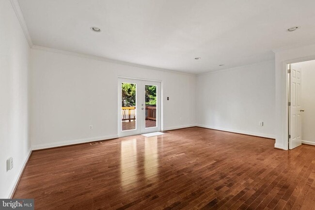 Building Photo - 8914 Shamrock Ct