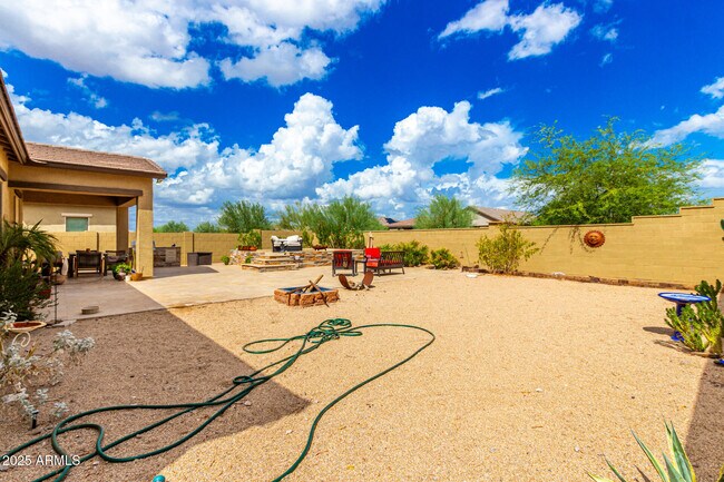 Building Photo - 17826 W Gold Poppy Way