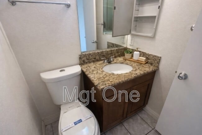 Building Photo - 13331 Barcelona Pl