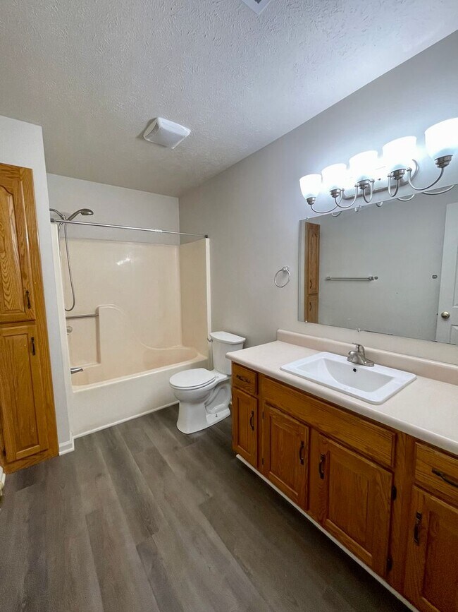 Building Photo - Apartment for Rent in Bridgewater