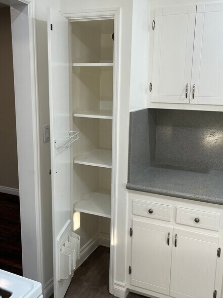 Building Photo - 1609 Denning Ave