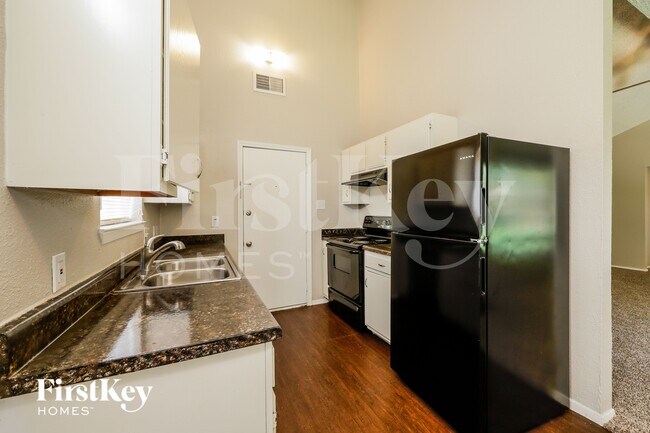 Building Photo - 23314 Balthasar St