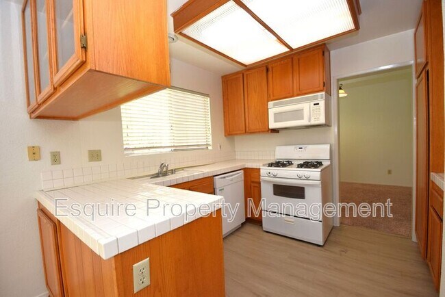 Building Photo - 5148 Via Calderon