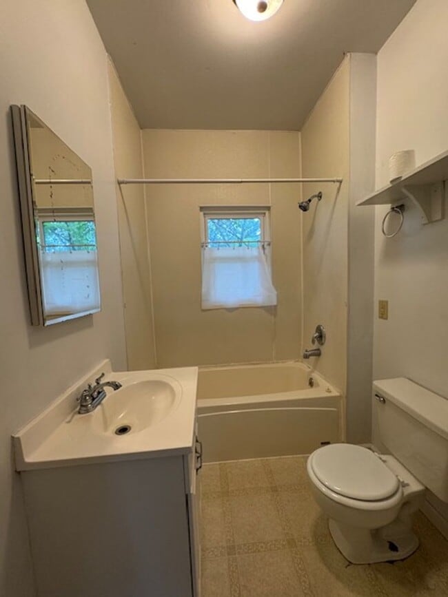 Building Photo - 5142 US-70