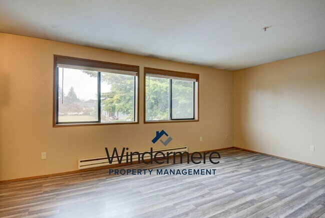 Building Photo - 1235 SE 4th Ave