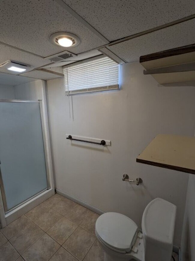 Building Photo - 3429 Quincy Ave