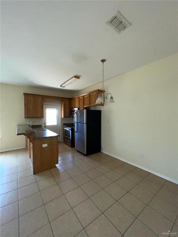 Building Photo - 13 Phoenix St