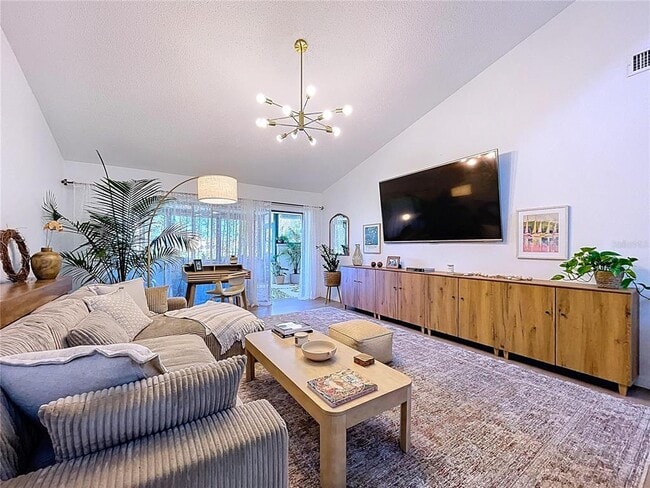 Building Photo - 4646 La Jolla Dr