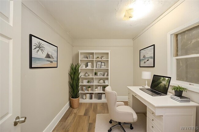 Building Photo - 2253 Niagara St