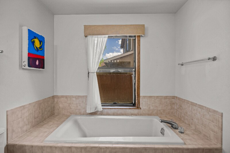 Building Photo - 2923 Bonito Ave