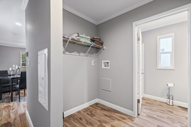 Building Photo - 2446 Peartree Rd