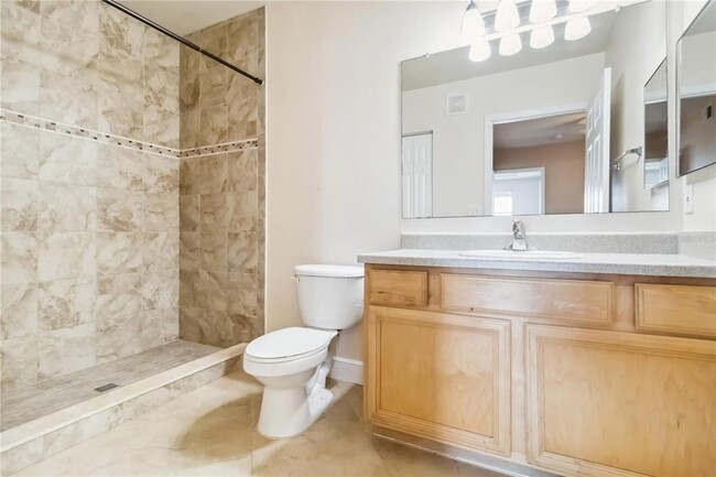 Building Photo - 1025 Villagio Cir