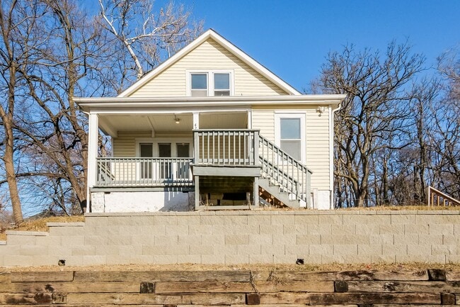 Building Photo - 4258 Laurel Ave