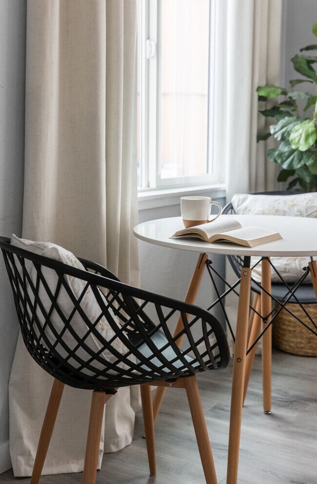 Building Photo - 120 4th Ave N