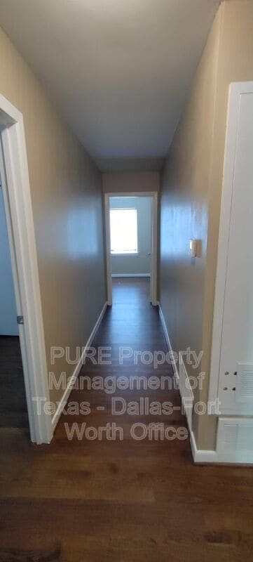 Building Photo - 1607 Briarwood Blvd