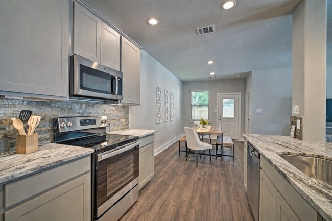 Building Photo - 11334 Burning Tree Dr