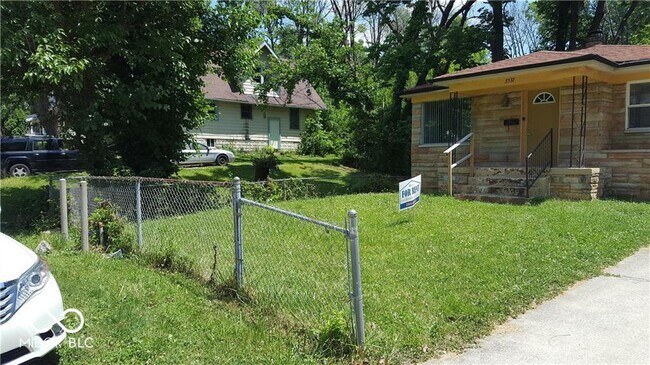 Building Photo - 3537 N Gale St