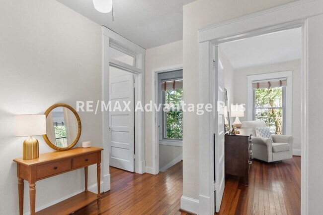 Building Photo - Spacious home located in The Avenues