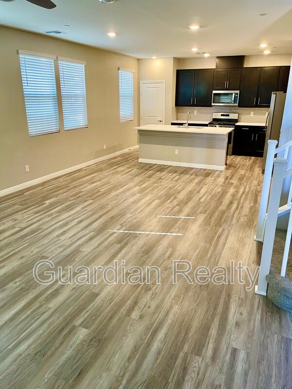 Building Photo - 3189 Brynley Ave