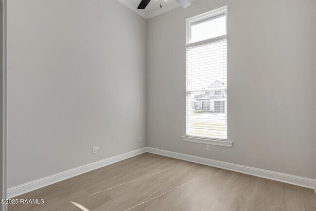 Building Photo - 109 Easy Rock Landing Dr