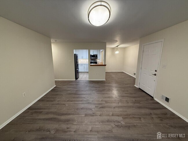 Building Photo - 95 Sapphire Ln