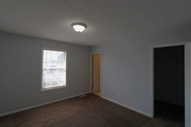 Building Photo - 209 Coburn Dr
