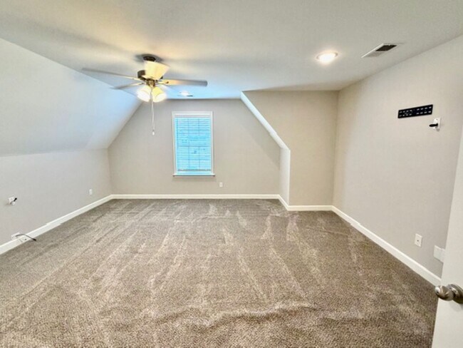 Building Photo - TealCove5438