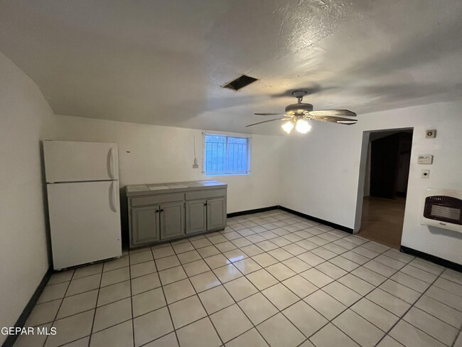 Building Photo - 6389 Salas Ln