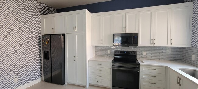 Building Photo - 5299 Europa Dr