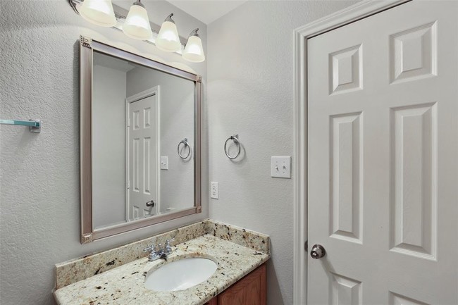 Building Photo - 604 Mozart Way