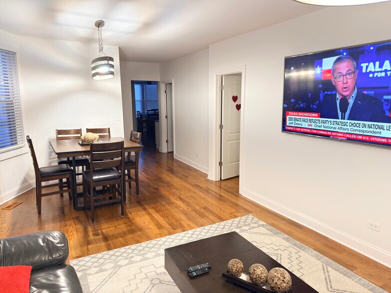 Building Photo - 2922 N Rockwell St