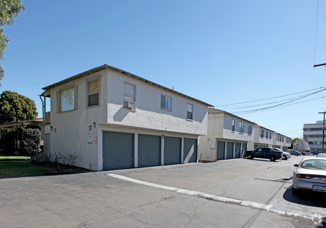 Building Photo - Vista Square