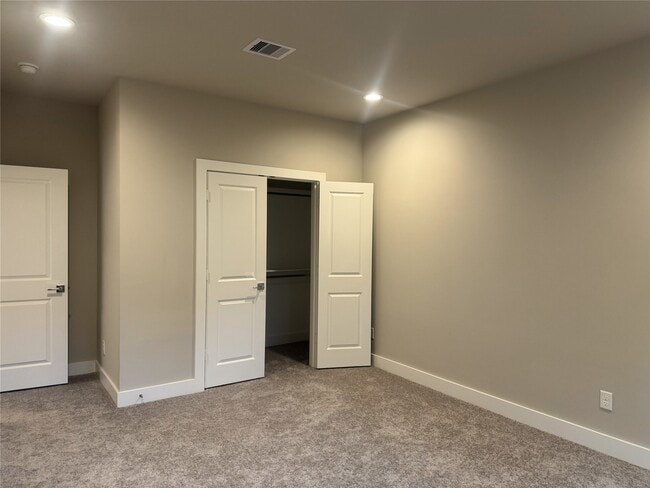 Building Photo - 540 Janisch Rd