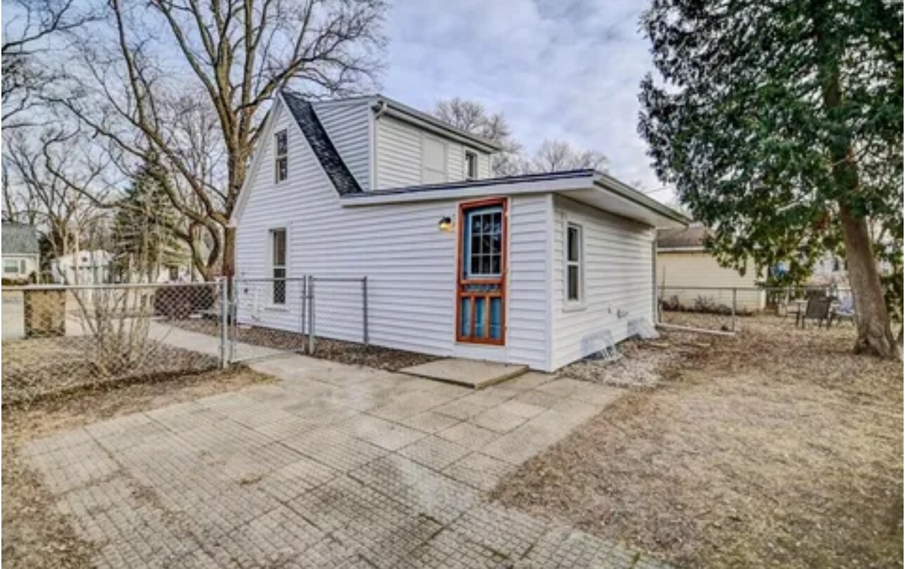 Building Photo - 1921 Heath Ave