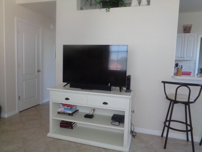 Building Photo - NEW PRICE! Venice Island 3BR/2BA 3rd Floor End Unit Condo