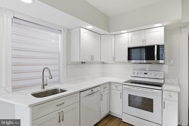 Building Photo - 3726 Stanton St