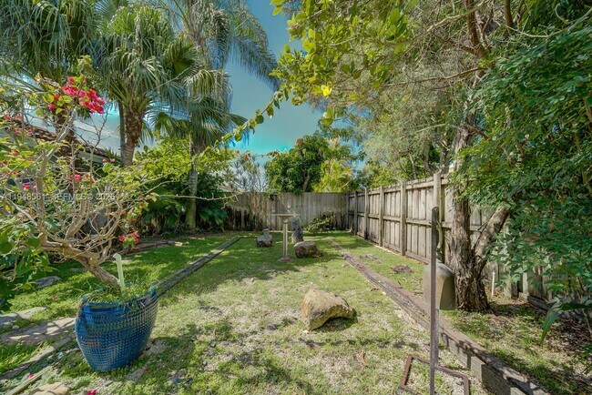 Building Photo - 18128 SW 151st Ave