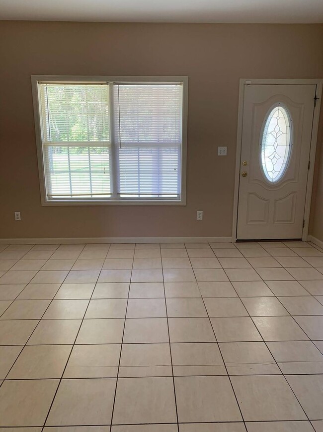 Building Photo - Charming 3BR/2.5BA Two-Story Home with Fenced Backyard