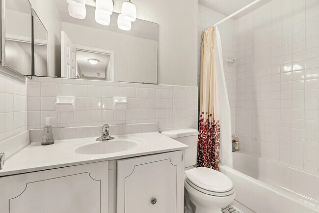 Building Photo - 10855 Lockwood Dr