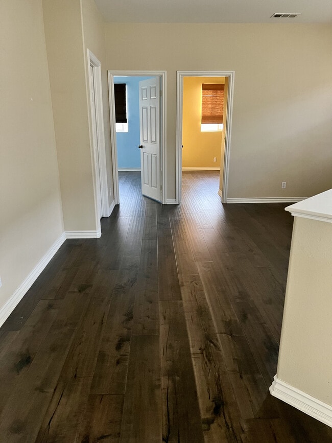 Upstair Loft, Facing 2 Guest Rooms - 1256 Valle Ct