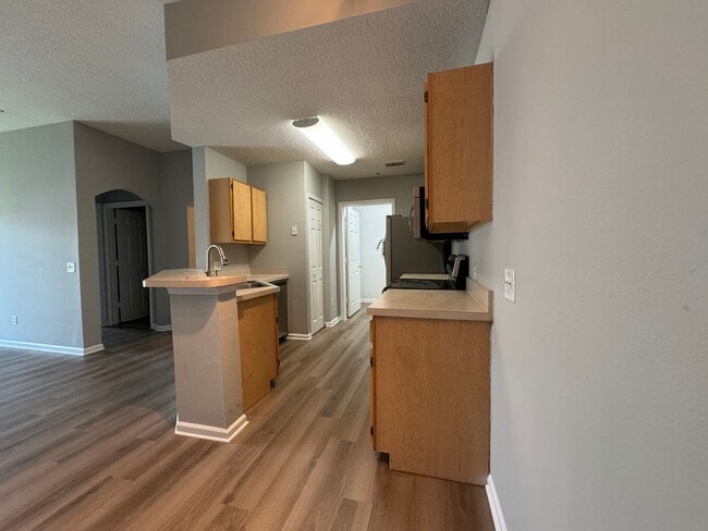 Building Photo - Charming 1-Bedroom Condo – 3rd Floor | Gat...