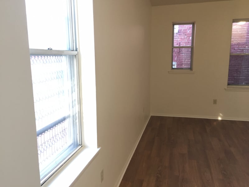 Building Photo - 15 E Read St