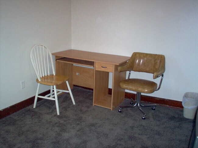 Building Photo - 114 S Smithville Rd