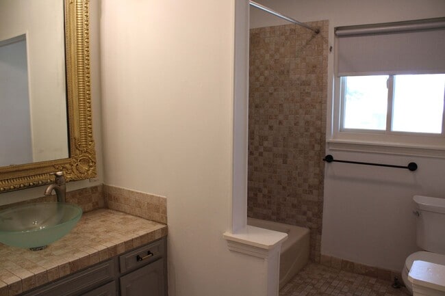Building Photo - 140 Arvin Dr