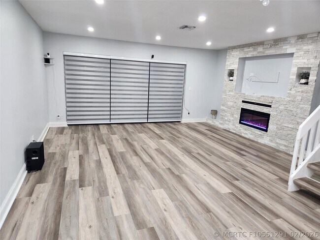 Building Photo - 3667 Carambola Cir